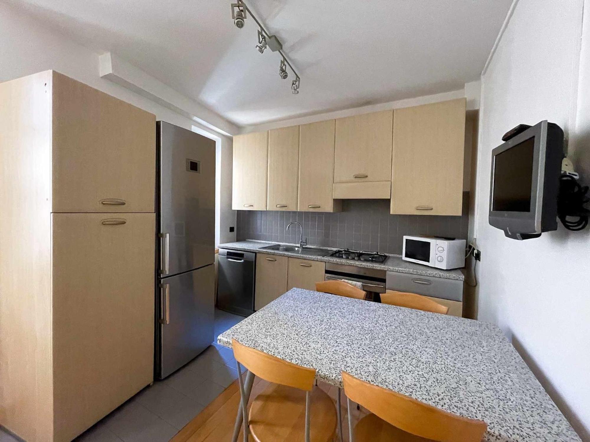 Plinio Center Town Apartment Беладжо Екстериор снимка