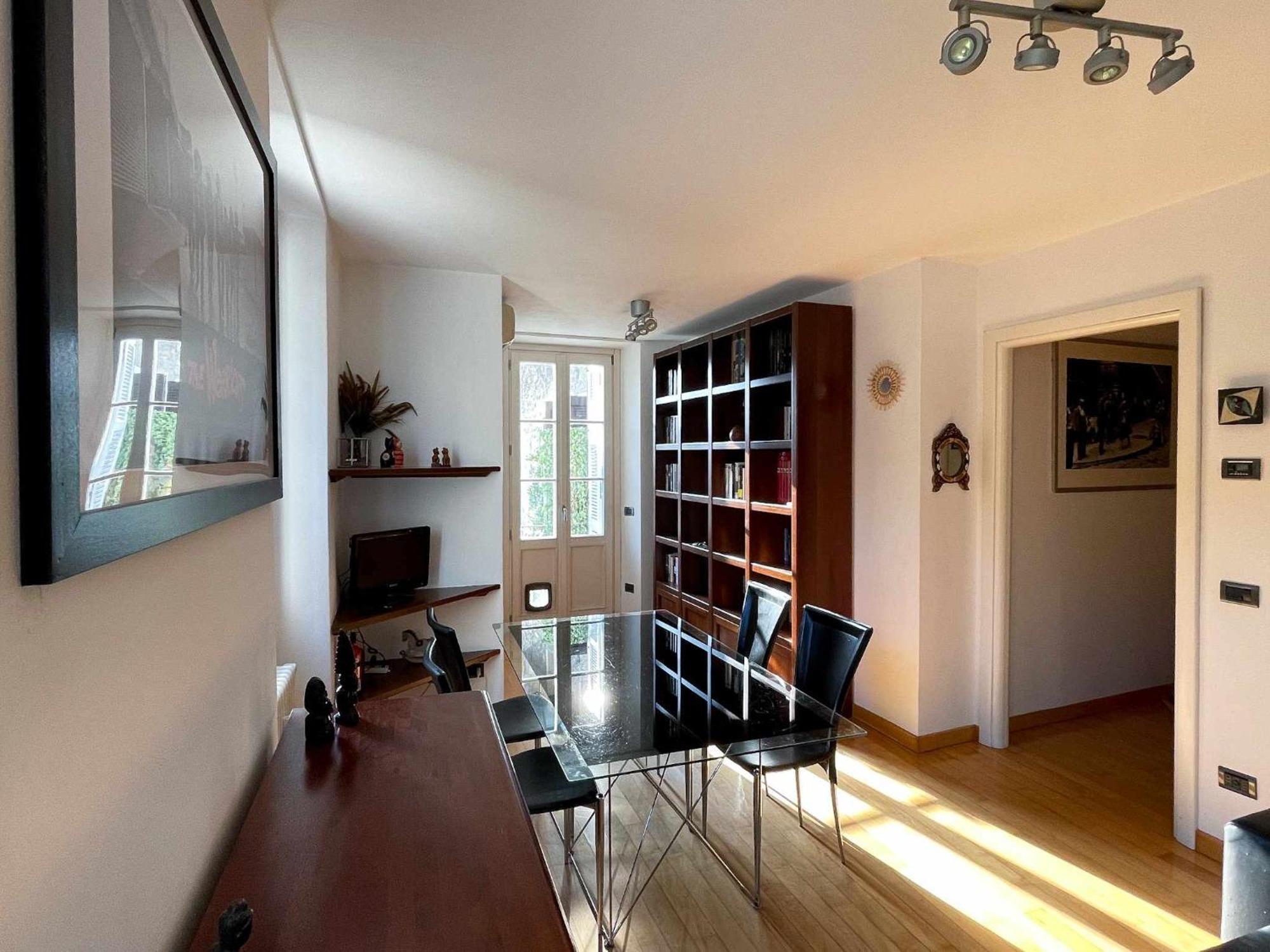 Plinio Center Town Apartment Беладжо Екстериор снимка