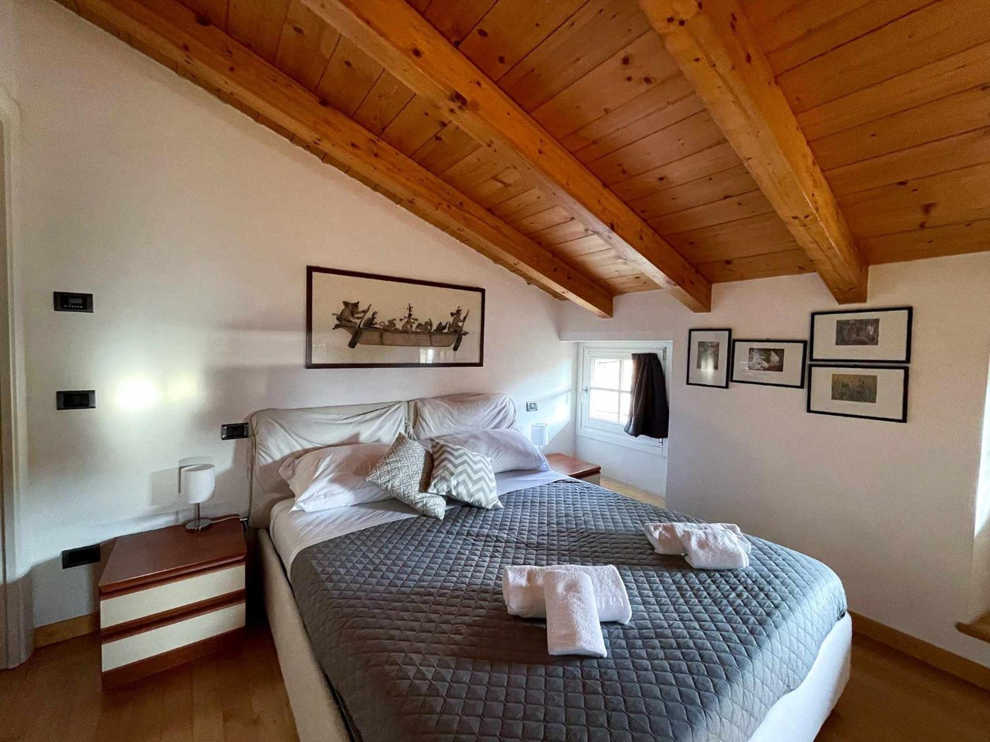 Plinio Center Town Apartment Беладжо Екстериор снимка