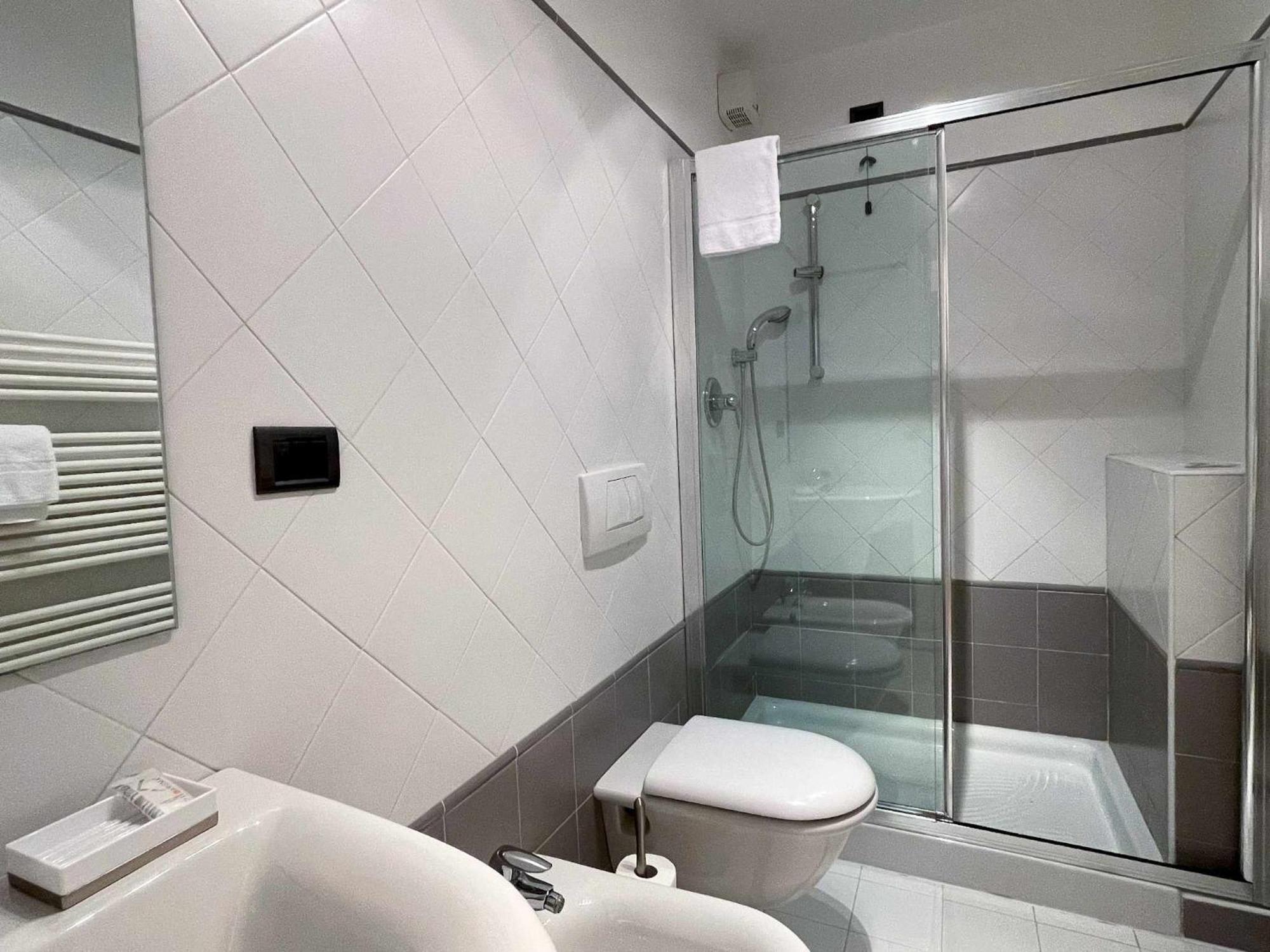 Plinio Center Town Apartment Беладжо Екстериор снимка